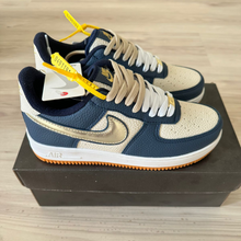 Carregar imagem no visualizador da galeria, TĂȘnis Nike Air Force Marinho Ouro Premium