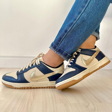 Carregar imagem no visualizador da galeria, Tênis Nike Dunk SB Azul Dourado Premium