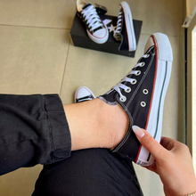 Carregar imagem no visualizador da galeria, Tênis All Star Preto e Vermelho Clássico