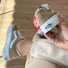 Carregar imagem no visualizador da galeria, Tênis Old Skool Marfim Feminino Premium
