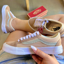 Carregar imagem no visualizador da galeria, Tênis Old Skool Nude Brilho Premium
