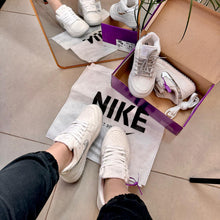 Carregar imagem no visualizador da galeria, Tênis Nike Dunk Branco Prata Premium
