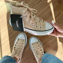 Carregar imagem no visualizador da galeria, Tênis All Star Cano Alto Amêndoa Brilho Feminino Premium
