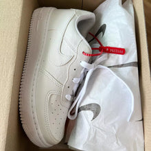 Carregar imagem no visualizador da galeria, Tênis Nike Air Force Branco Clássico Premium
